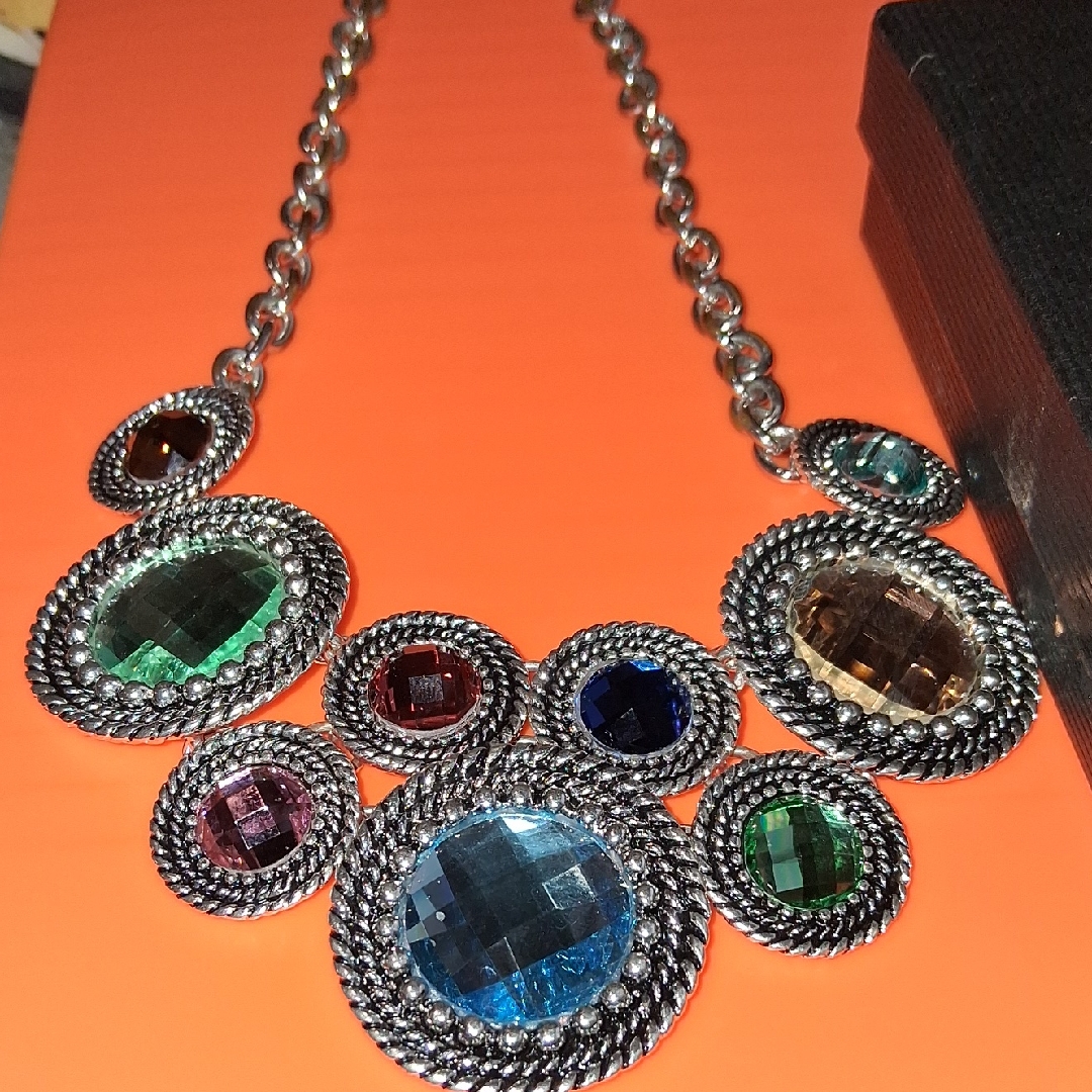 Chic Silver Necklace With Multi-Color Accents 30$